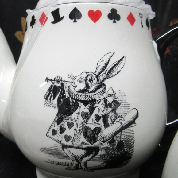 6pc. Alice in Wonderland Themed Tea Set - Picture 6 of 8